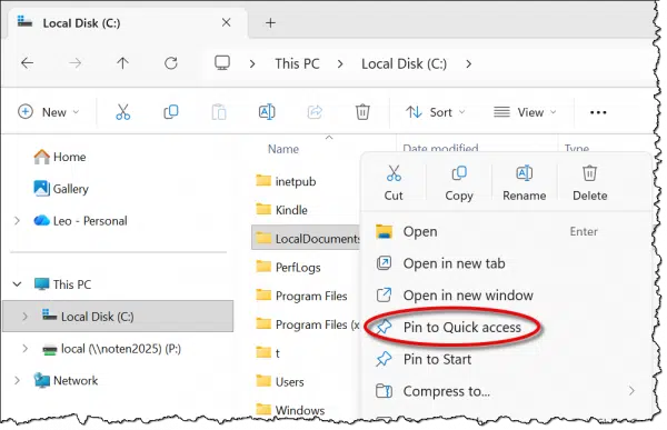 Pinning a folder to Quick access.